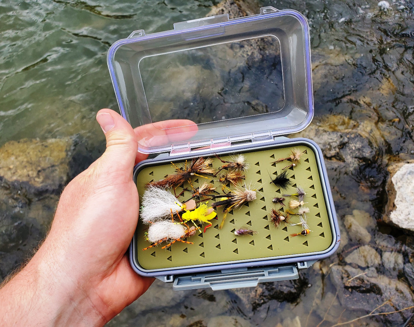 Large Water-Resistant Silicone Fly Box with FREE Black Stainless Steel Zinger Included #1354